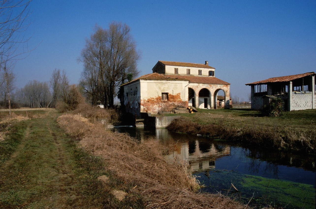 Sea Lakes & Rivers