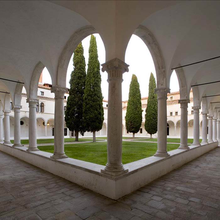 Villas & Palaces
